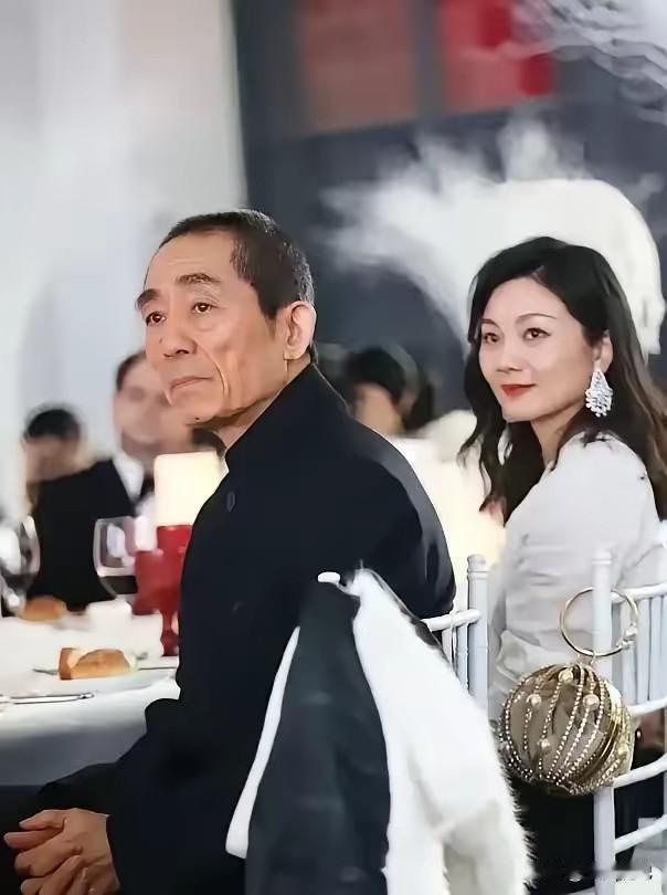 未婚生子时她才19岁讲真，谁看陈婷的人生，都得叹一句太敢赌。18岁的