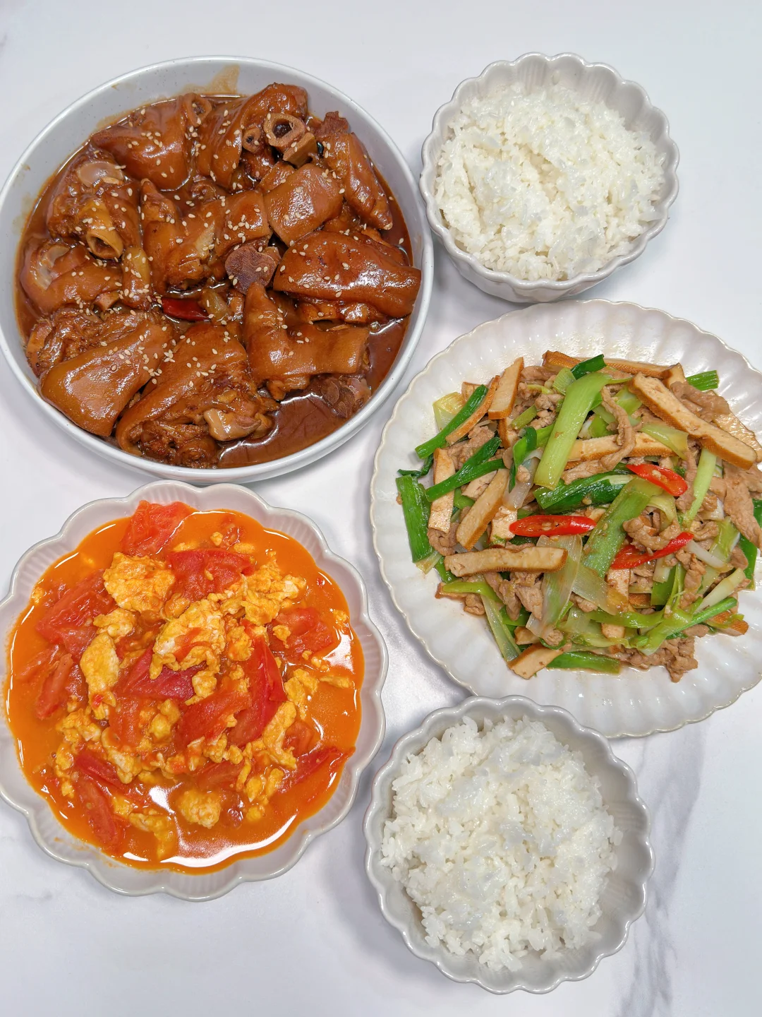 ✅晚餐分享｜红烧猪蹄➕番茄鸡蛋➕青蒜肉丝豆干