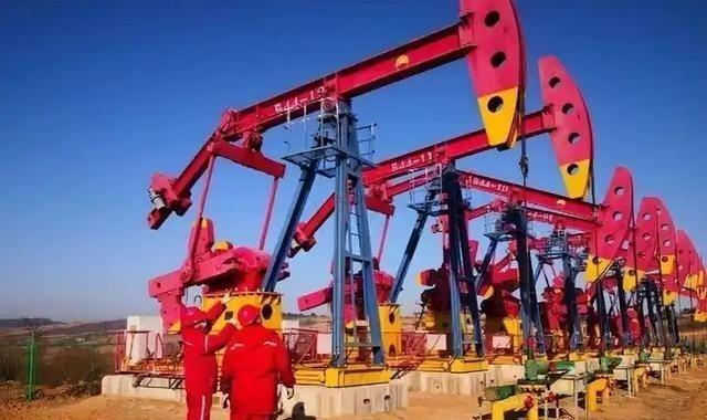 为什么中国的石油储量这么少？这么说吧，中国的石油储量极其丰富，之所以大量进口石油