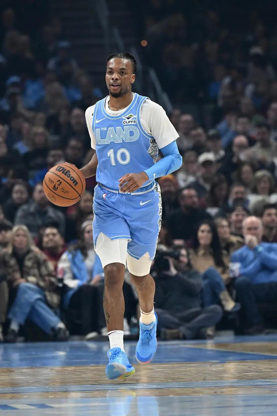 太有自知之明了！最近加兰接受媒体采访时，谈到了自己被骑士交易到快船的事情，话语中