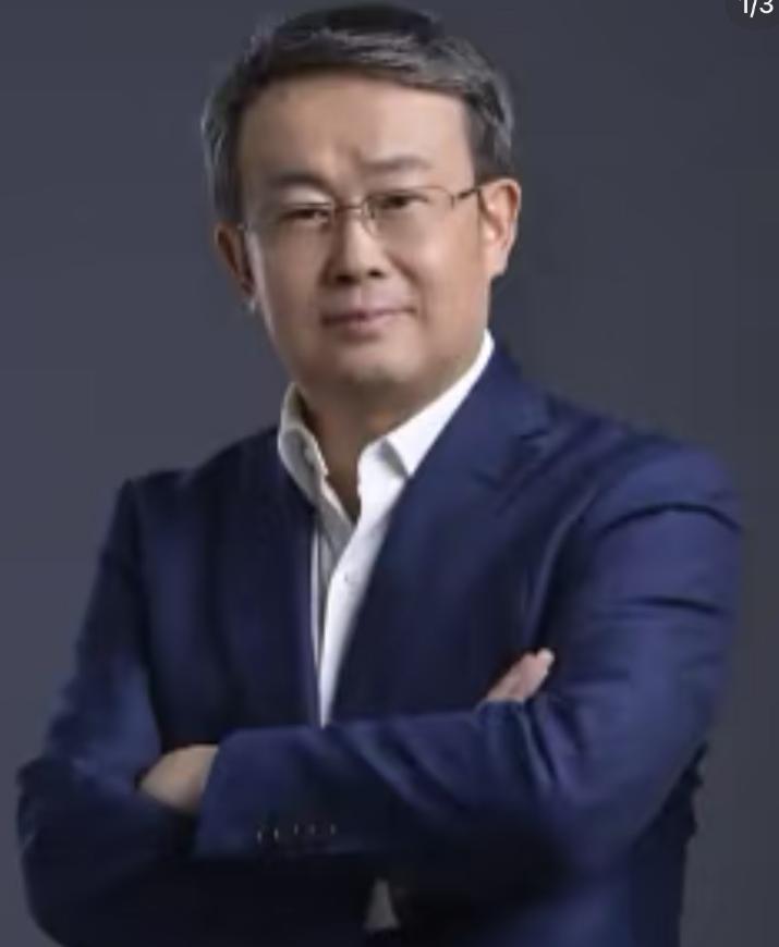 前阵子公司高管会，直接否决了一个从硅谷引进的高龄空降兵。项立刚说的话虽然直白，