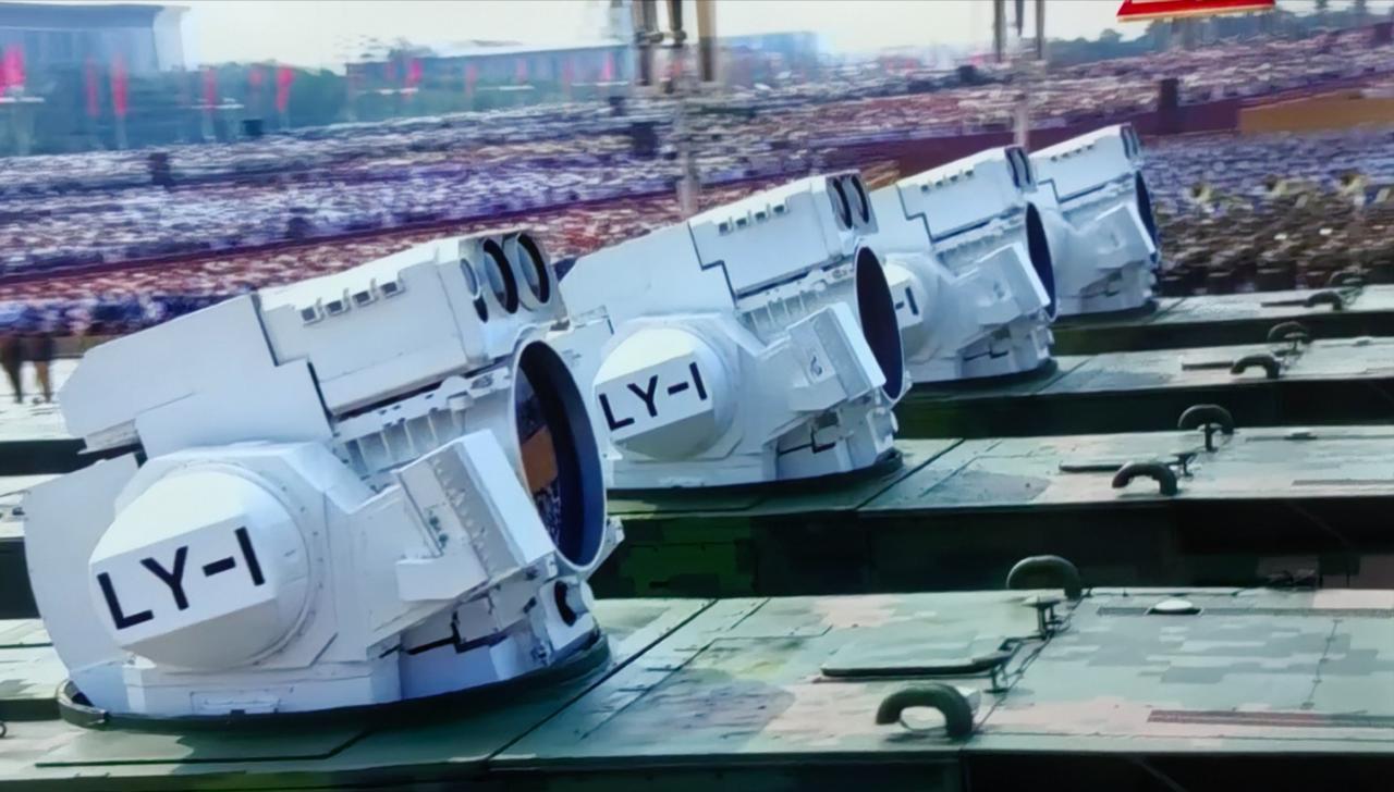 够激动！首次亮相的激光武器，也是世界上真正实战化的激光武器，而且是两款，一款海军