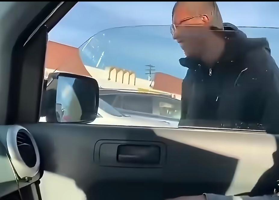 咱东北人，在美国流落街头了！27岁去美国程序员，35岁失业了。可能想回国，家人不