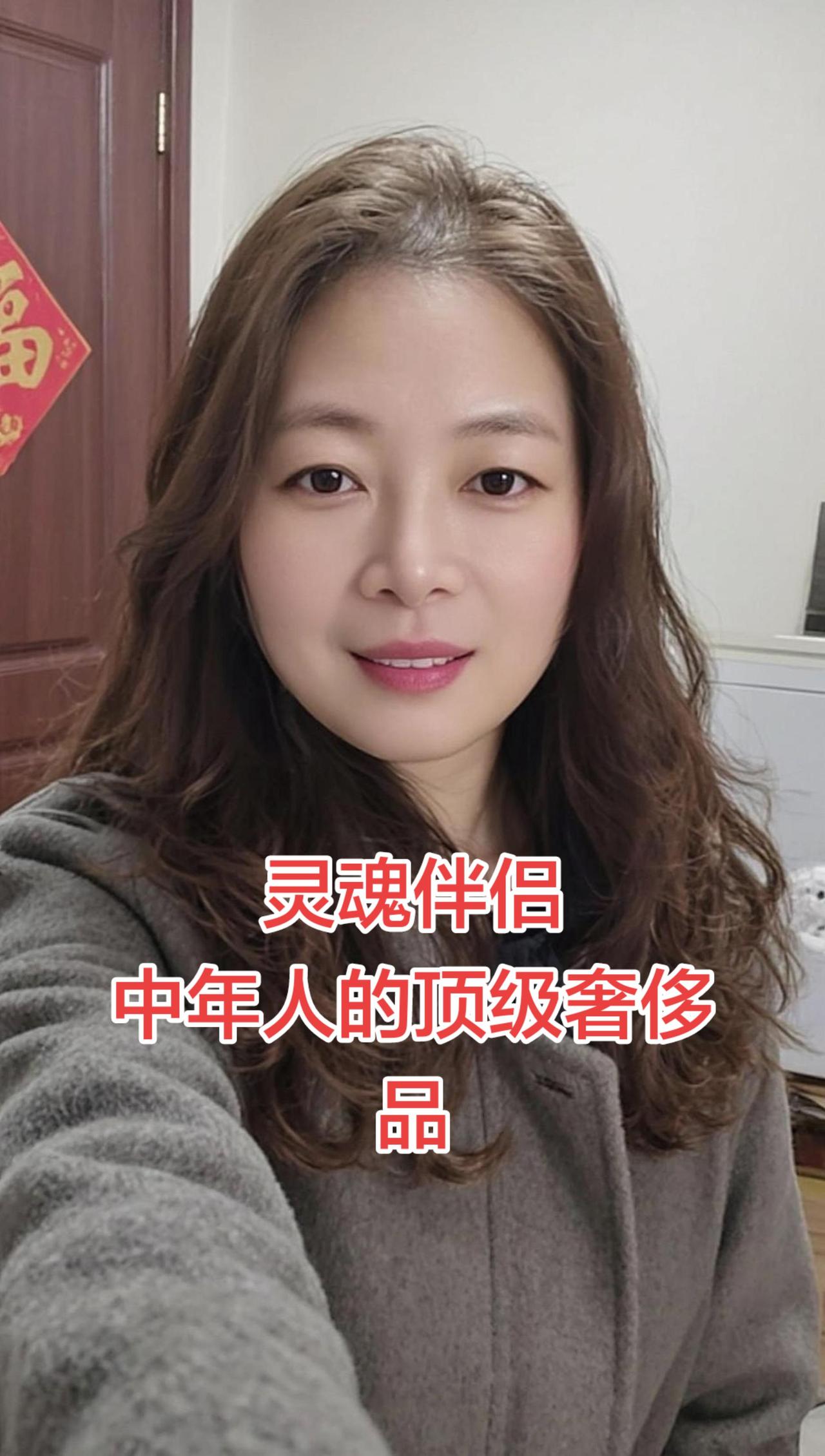入目无他人，四下皆是你。我们总以为，爱情只有两种结局，要么拥有，要么失去。