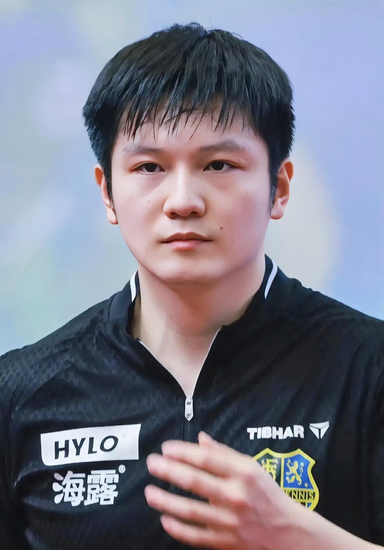 樊振东这人，真是把“杀人诛心”玩明白了！听完那个老体育记者的复盘，我后背直冒