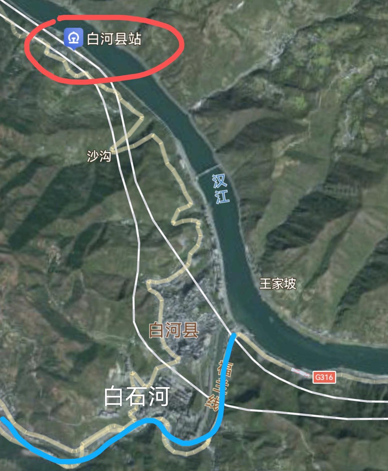 有个奇怪的现象，白河县火车站不叫白河站，而是叫白河县站，听起来非常别扭。其实这也