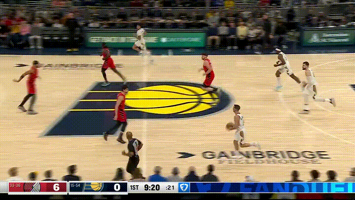 步行者当家中锋祖巴茨真是太残暴了！在今天步行者主场迎战开拓者的比赛中，当时比赛进