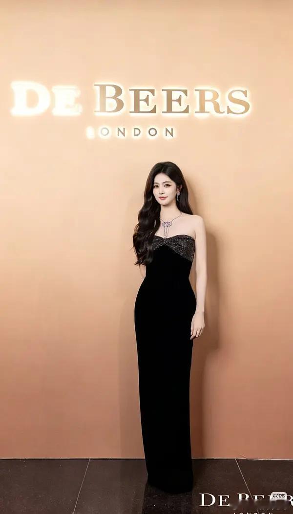 目测身高175了都，白鹿又高又瘦