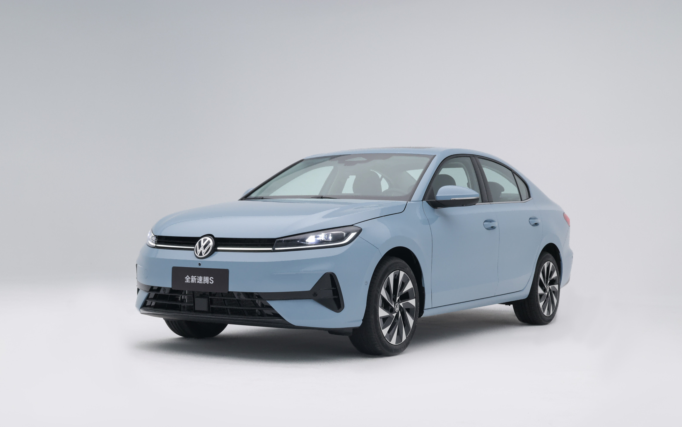 新的速腾S来了，车身尺寸还是坚持够用就好的原则，长宽高4702/1815/148