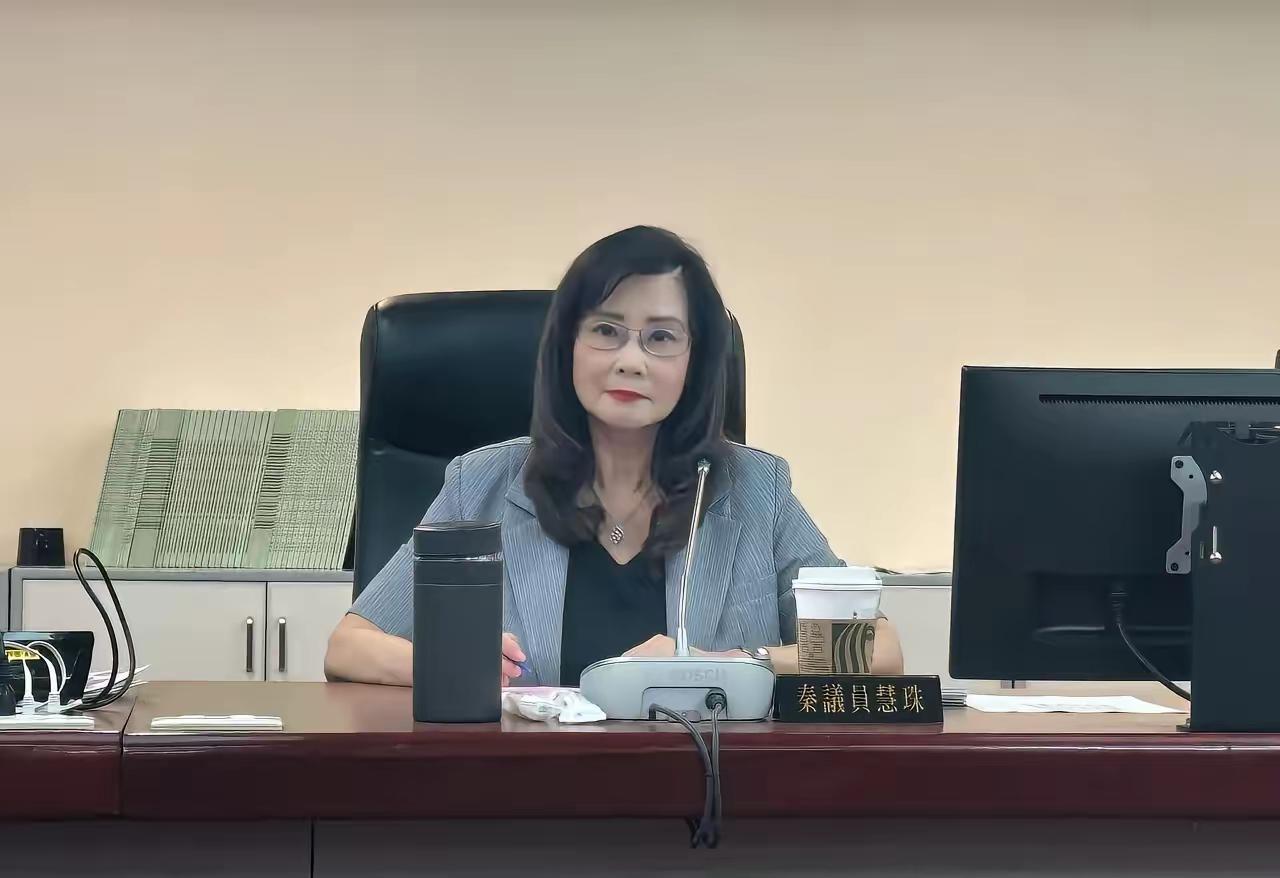 扶龙王变“卡位王”！秦慧珠喊话王世坚对赌沈伯洋输，捐百万给社会局！