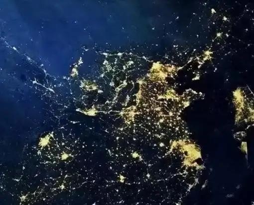 为何中国宁愿把电力输向越南，让越南夜晚灯火辉煌，却对朝鲜几乎绝不供电？要想明白这