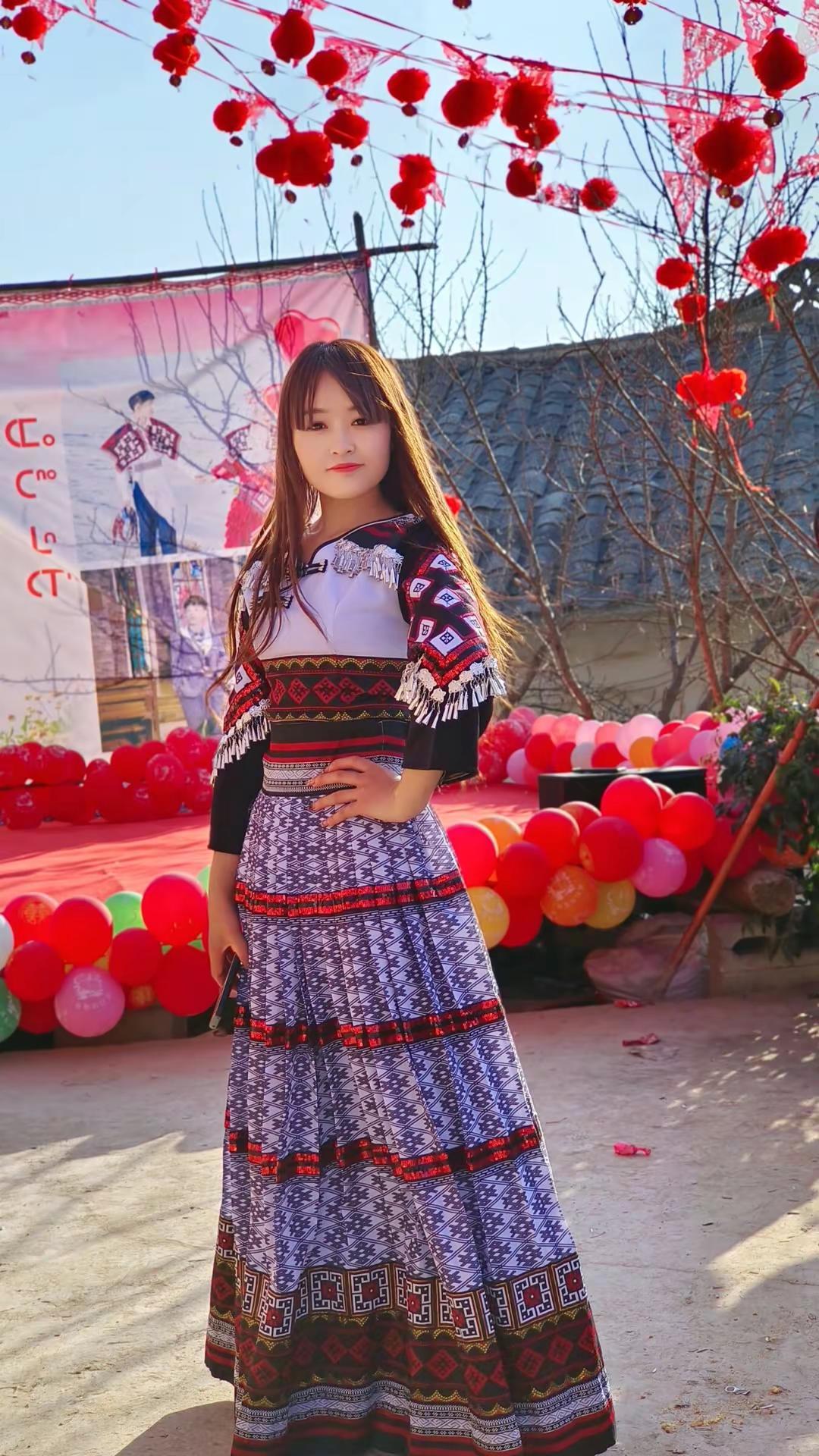 生活太苦了除了痛我不知道我还剩下什么？每天除跟妆就是跟妆