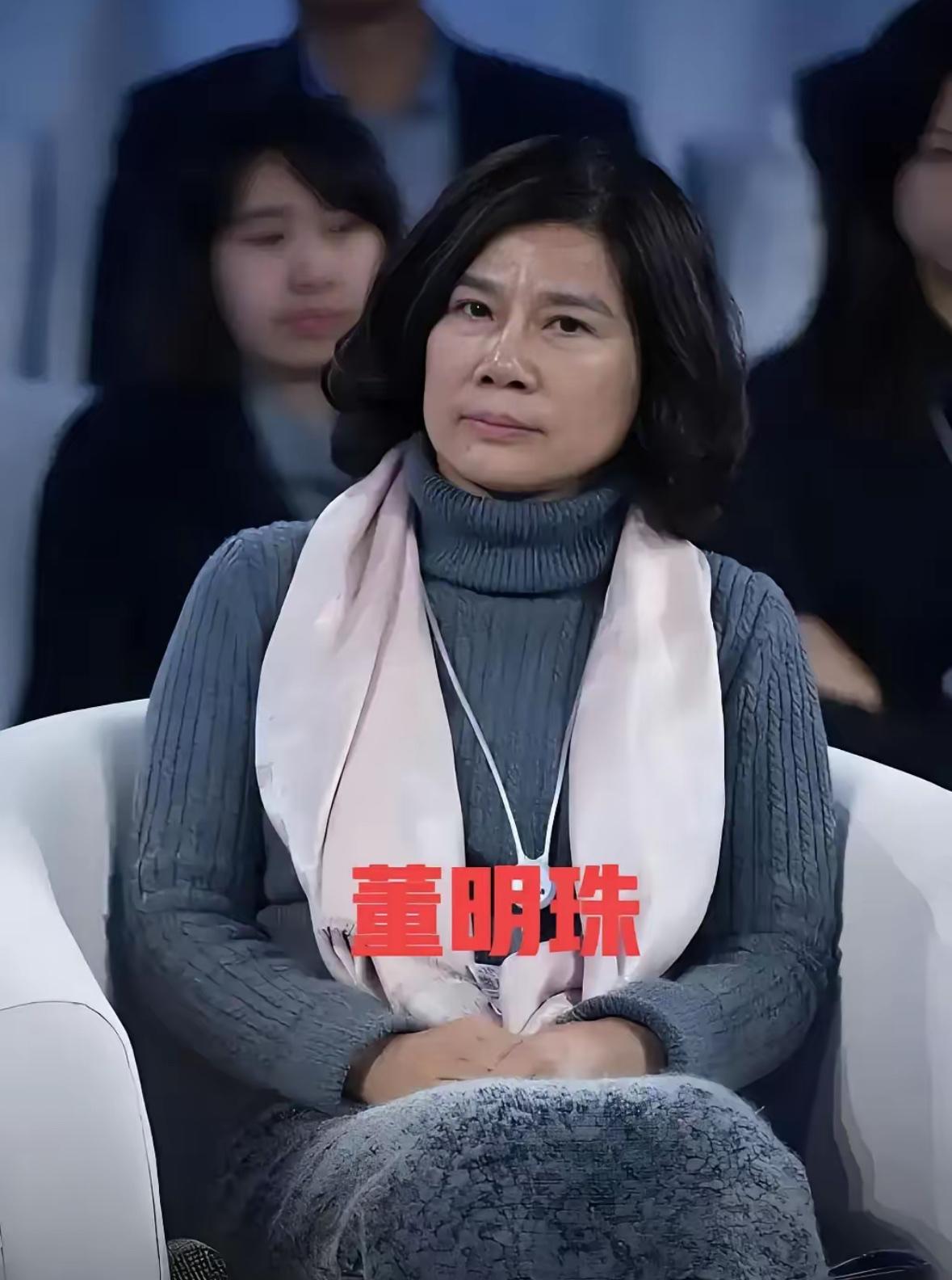 有些人后槽牙都要咬碎了！​​美的签了，小米签了，海尔签了，唯独董明珠这脾气，直