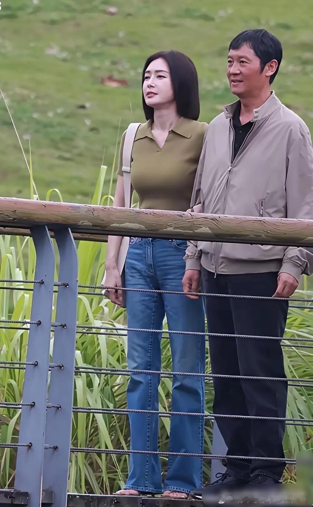 秦岚这身材是真好，一点没变