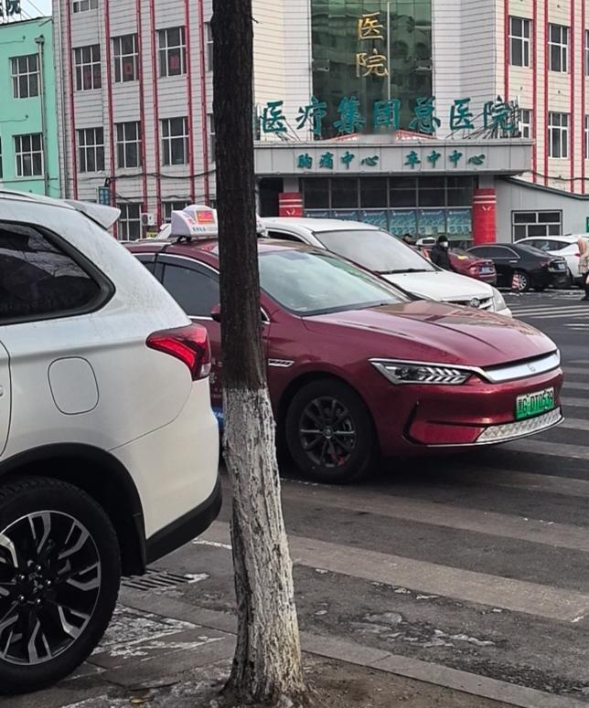 我爸11月25做髋关节翻修手术，12月3日出院。12月8日回家。12月1