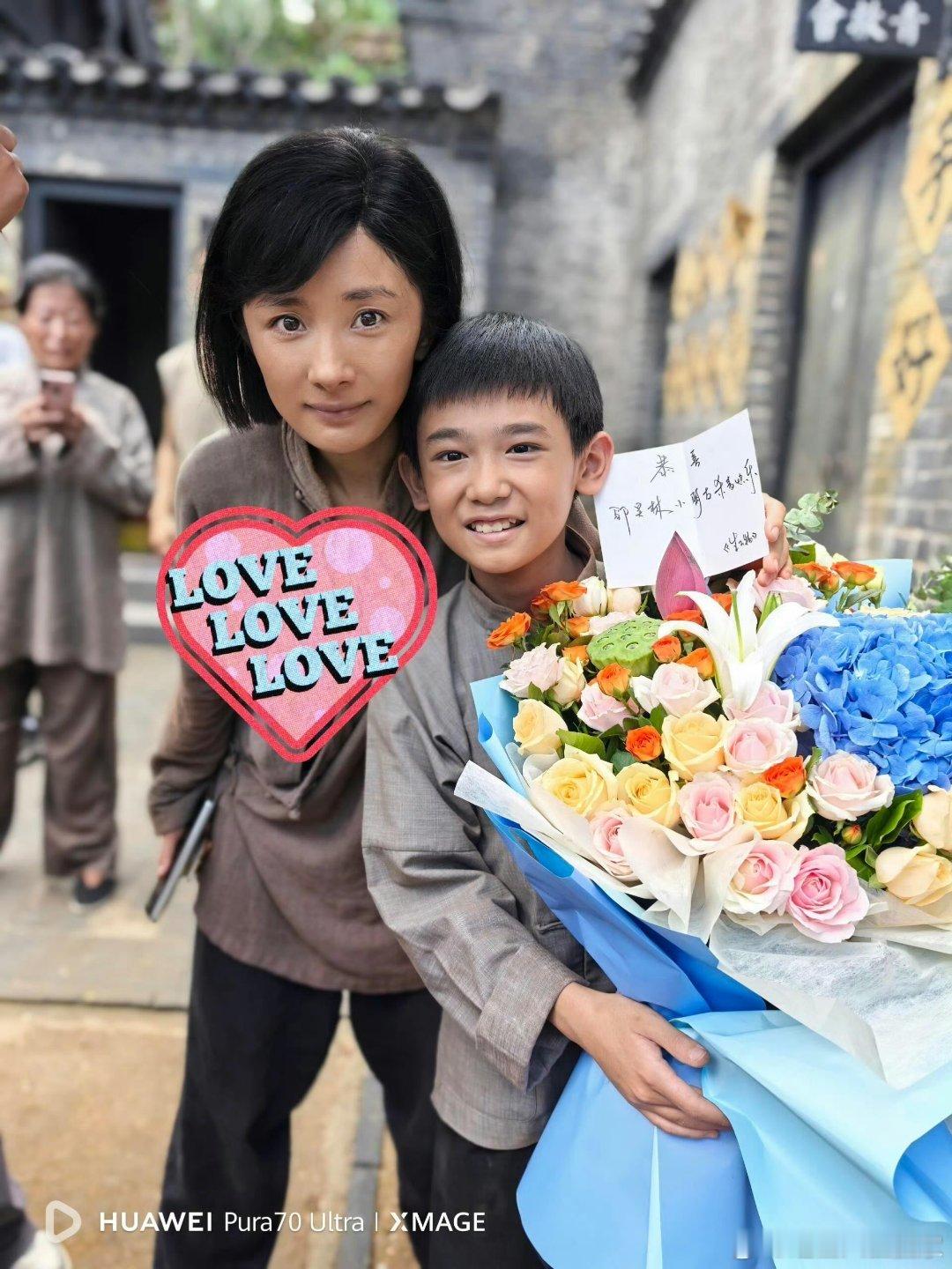 杨幂有3部一番破2剧了《宫》（2011年）：古装穿越剧，全国总收视年冠，《亲