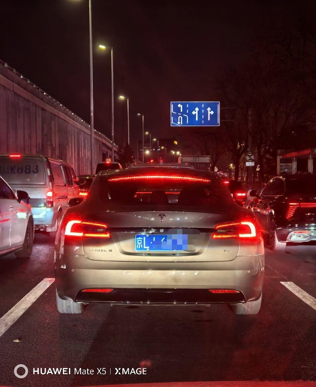 路上偶遇初代大九皇。是“九”不是“韭”。models