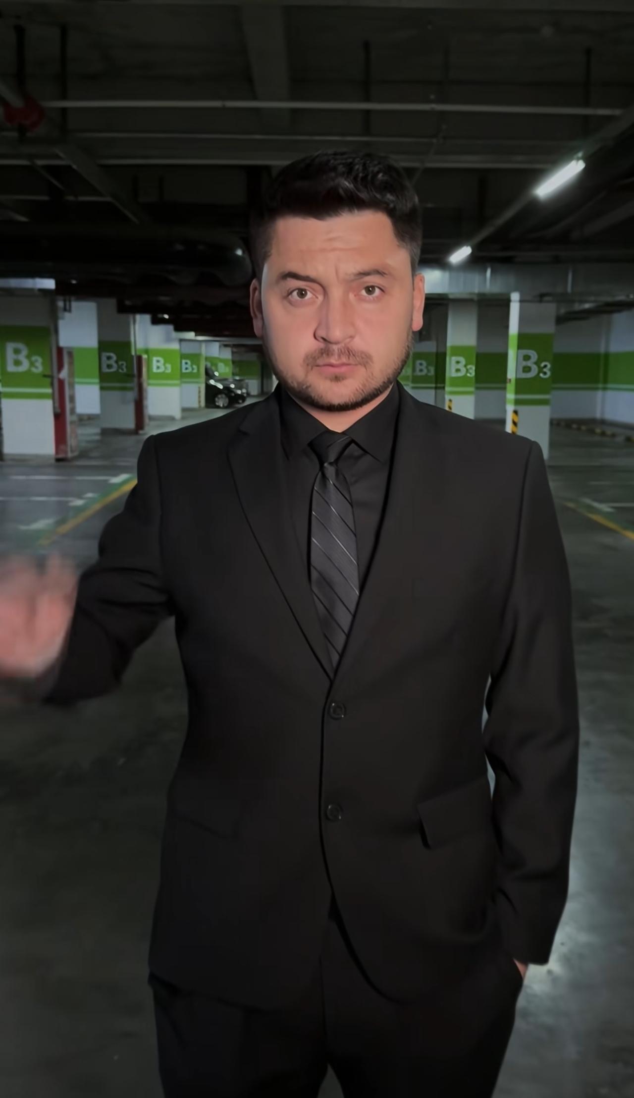 穿上围裙就打馕，套上西装就称王！不是泽连斗大帝，只叹中华基因强！俄乌