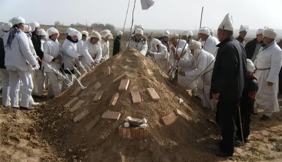 土葬不一定是最好的，人死后，身体还是“活的”！大部分人根本不知道，其实人在死后埋