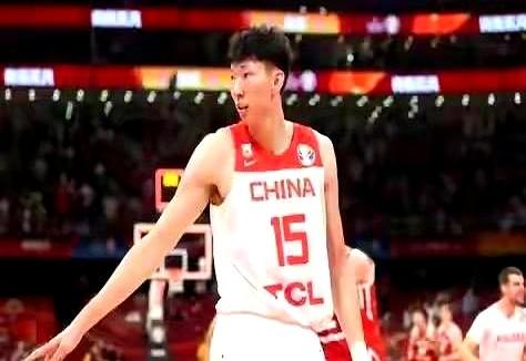 周琦的正确打开方式，终于有人说透了！别纠结周琦能不能用——能用，但得用对地方