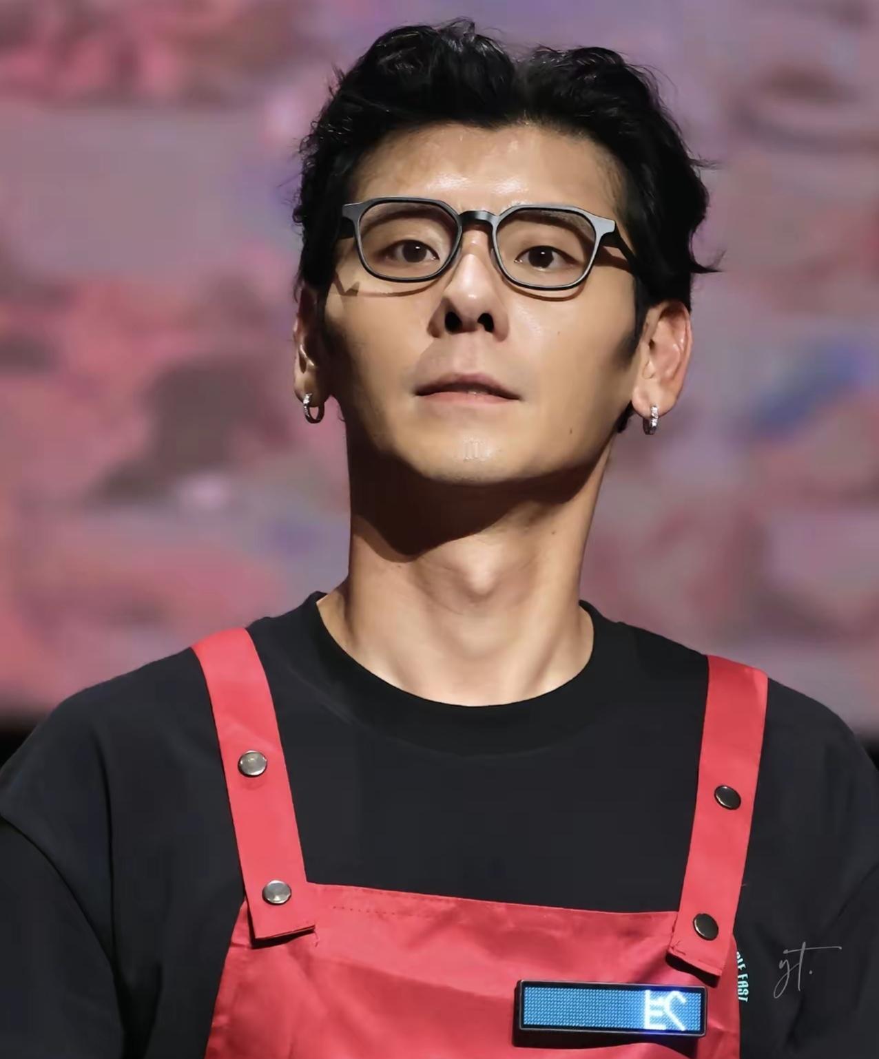 2024年拍《欢迎来龙餐馆》时，导演为大堂经理马俊生这个角色颇为头疼，既要会中英