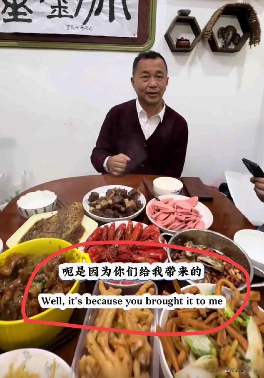 有网友说，沈巍提倡节俭，可他自己最近每天都是大鱼大肉。沈巍老师是这么回复的，“这