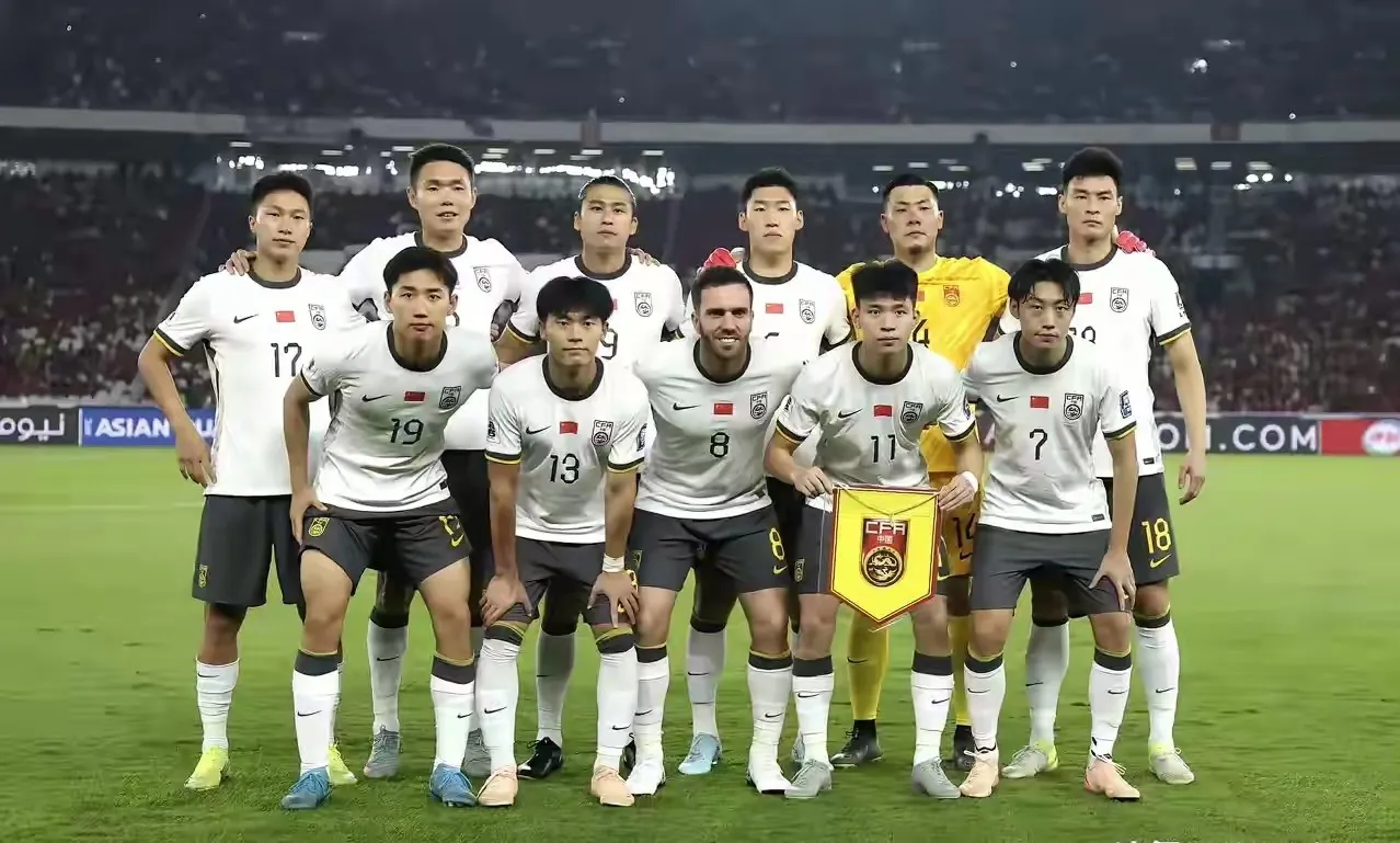 国足主教练伊万科维奇五大败笔导致国足失利印尼。1.选择人员违背足球规律，后卫线