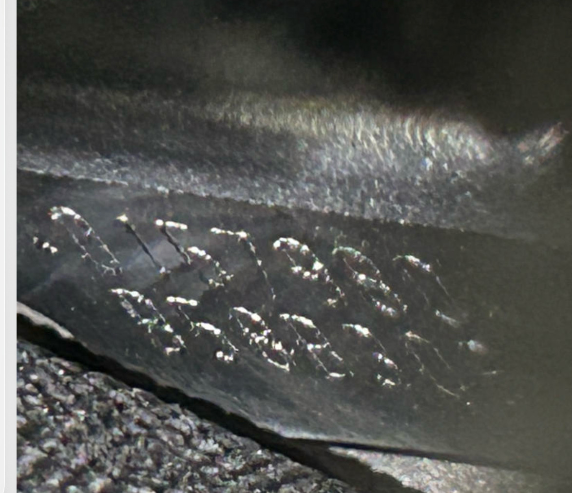 有时候，图像的那些处理技术还是挺有用的比如这个发动机号只看图一，第一行你能清楚的