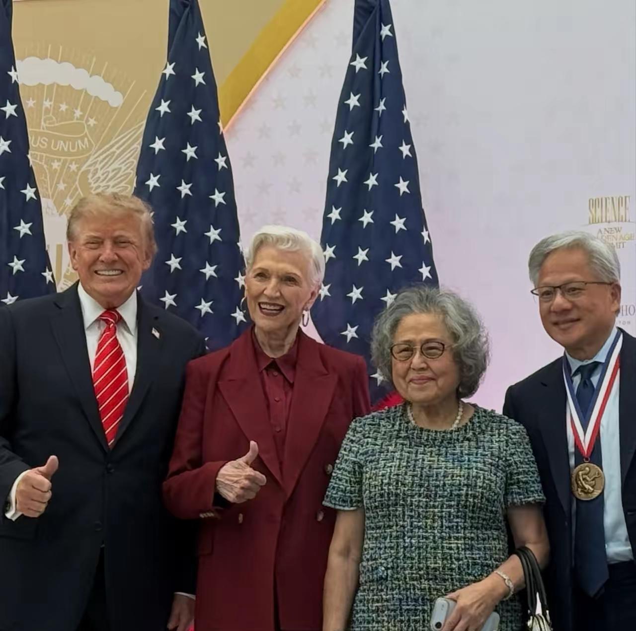 妈妈来了，儿子马斯克也得让出C位！不得不说，马斯克这妈妈的气场，还真的是无人能