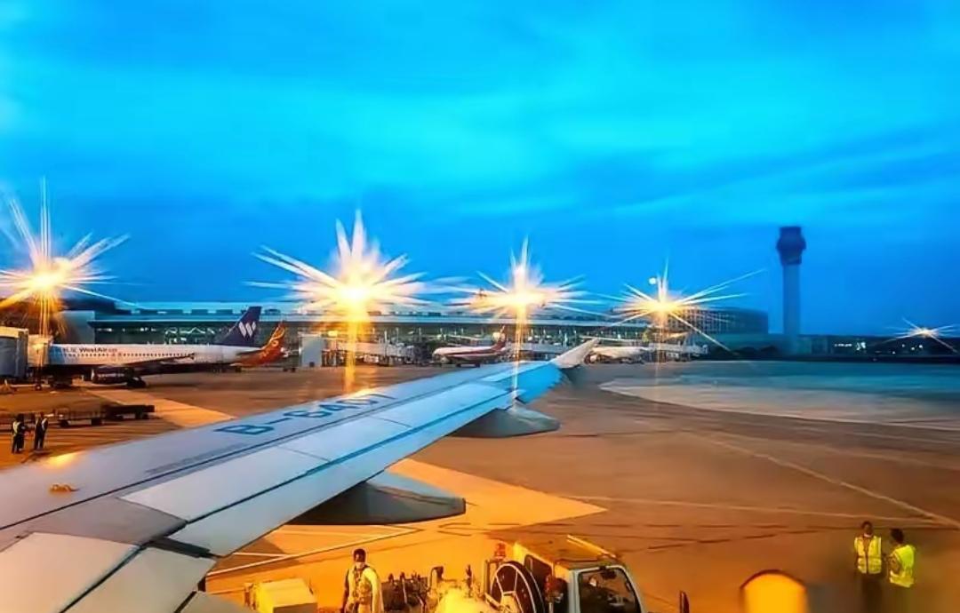 全世界的飞机，都开始扎堆往海南飞。不是来旅游的。是来“看病”的。海口那个一站