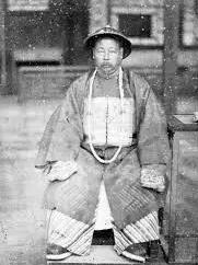 1859年，左宗棠到永州查案。晚上住客栈，得知永州总兵要强娶店主女儿，左宗棠打包