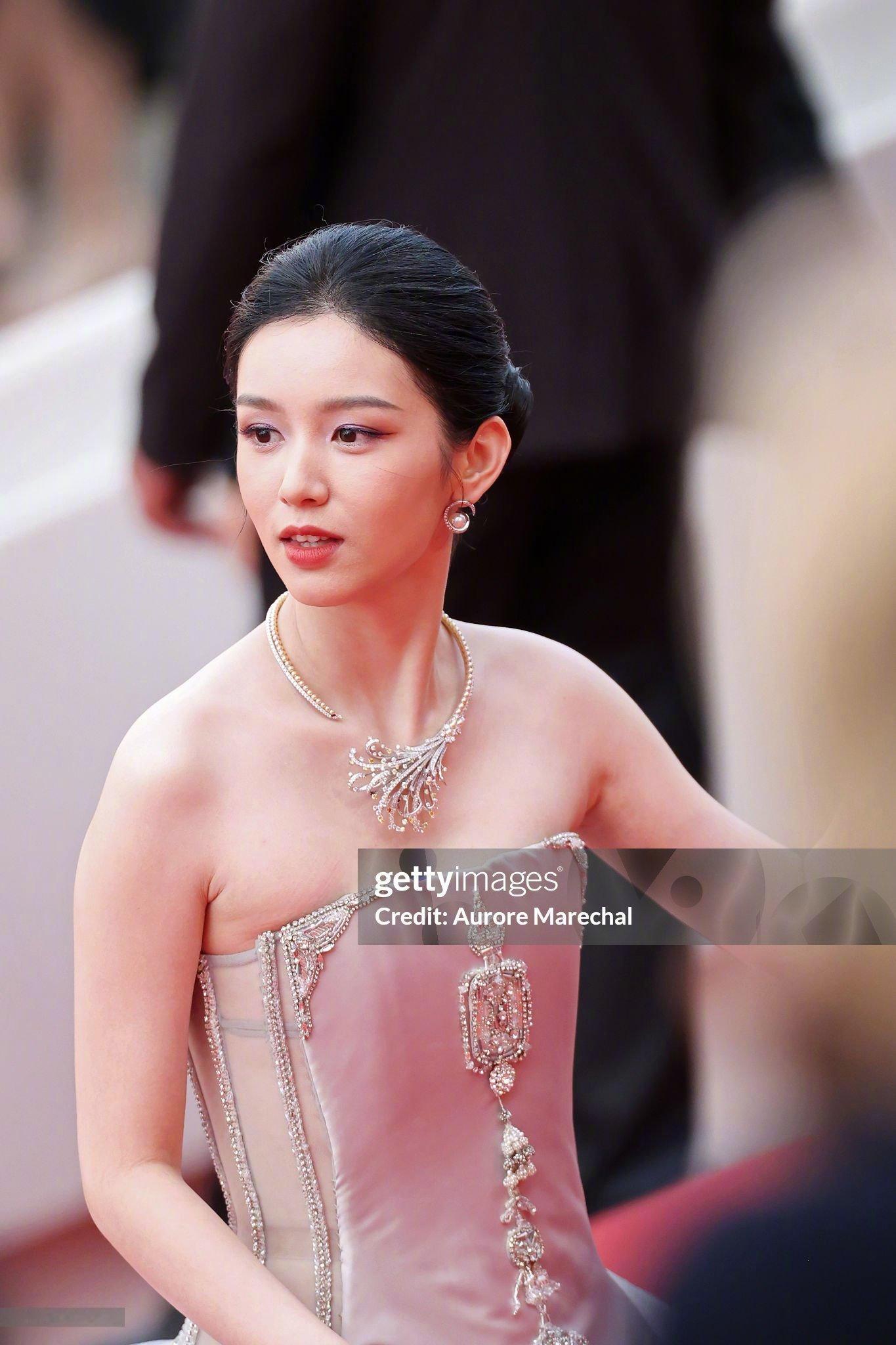 周也戛纳电影节红毯G社生图丨生图界最严厉的母亲疑似周也对戛纳火力全开周也戛纳淡