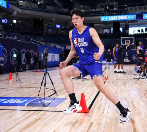 惊人巧合！杨瀚森同申京一样16顺位开启NBA之旅