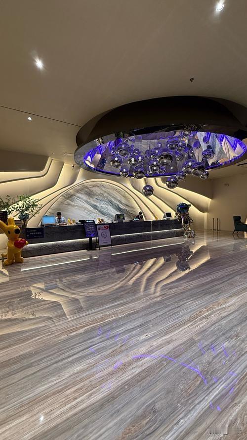 别住酒店了！年轻人都把洗浴中心当性价比天花板家人们谁懂啊！现在年轻人直接把