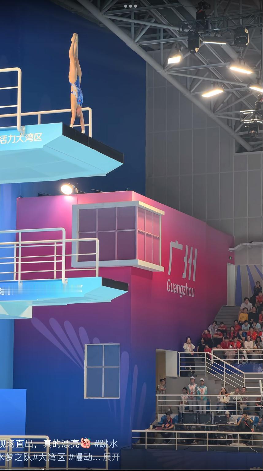 陈芋汐为何深受国内外裁判青睐？答案藏在细节里。陈芋汐看上去和别人的水花差不