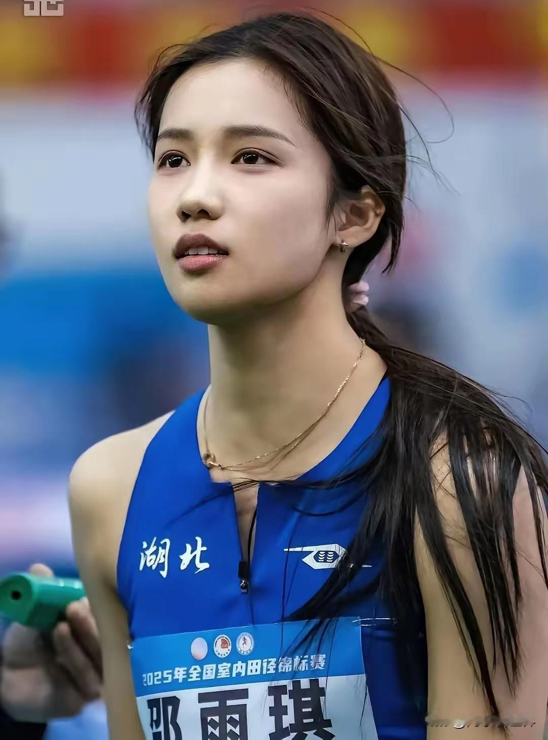 邵雨琪啊邵雨琪你还要不要别人活啊你长得漂亮就算了，你还是个清华学霸，而且你