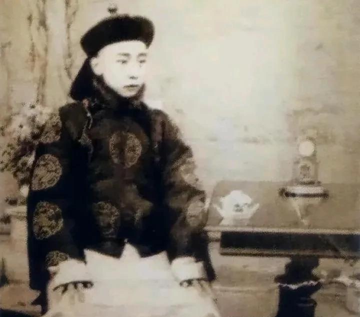 《731》定档了，除了日本人，还有满遗也如丧考妣。我们中国人一定要清楚这段历史