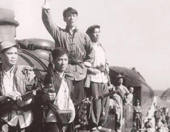 1943年8月,在山海关开往哈尔滨的火车上,几十名游击队员劫走一批日军物资,还打