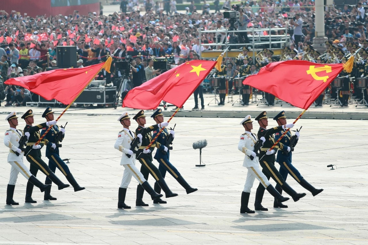 有人问今年会不会举行阅兵？国防部回应了，将隆重纪念中国人民抗日战争暨世界反法西斯