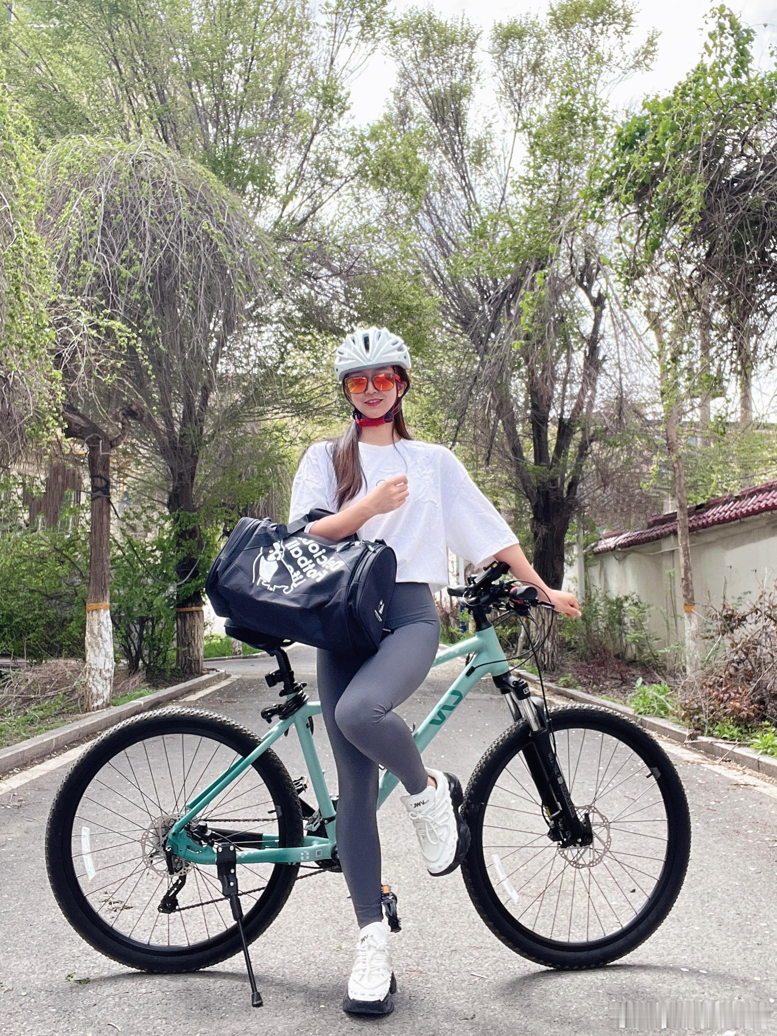 健身今日骑行分享～燃烧卡路里咯，有氧打卡健身运动打卡骑行