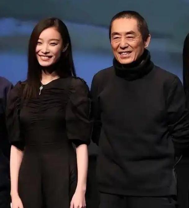 张艺谋对20岁倪妮说：“跟我住三年，别谈恋爱”，三年封闭打磨，她换来了什么？