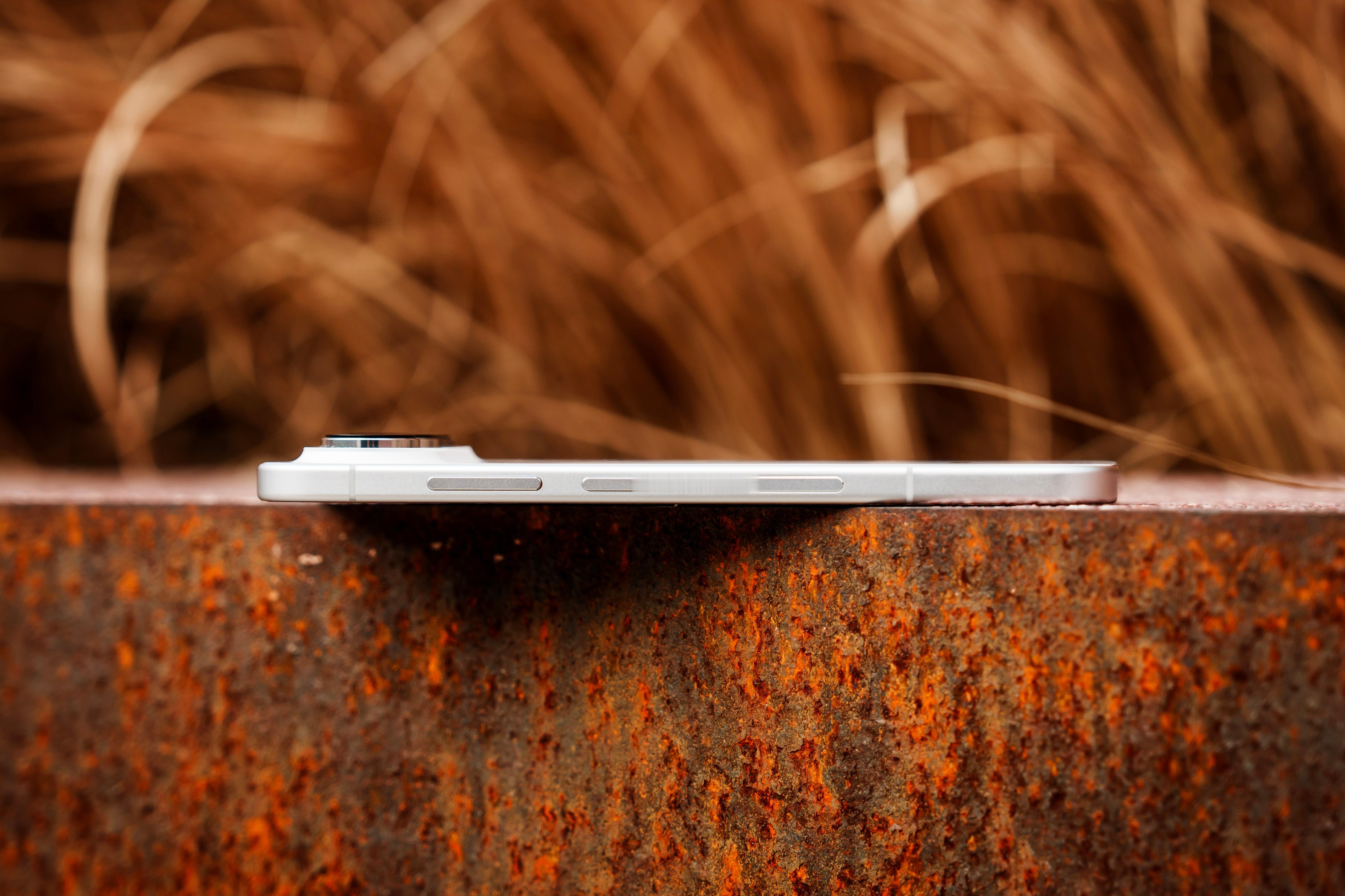 荣耀发布会以前总以为极致轻薄就得牺牲体验，直到用上了荣耀Magic8Pro