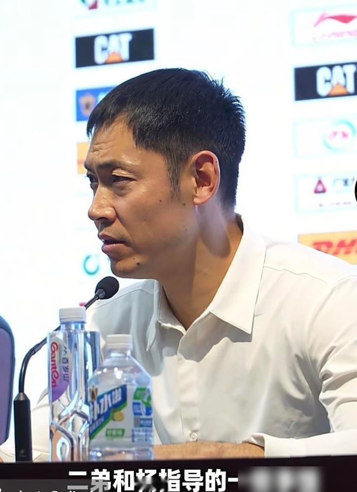 都叫“二哥”，张庆鹏叫“二弟”？张庆鹏81年的，杨鸣85年的，李晓旭90年，跨了