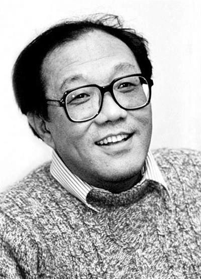 2010年，作家史铁生突发脑溢血，医生问他的妻子陈希米：“救不救？”没想到陈希米