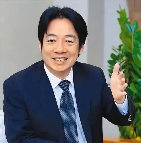 台独分子赖清德发布声明，赖清德突然改口说“国家只有一个，我们都是自己人”，这话听