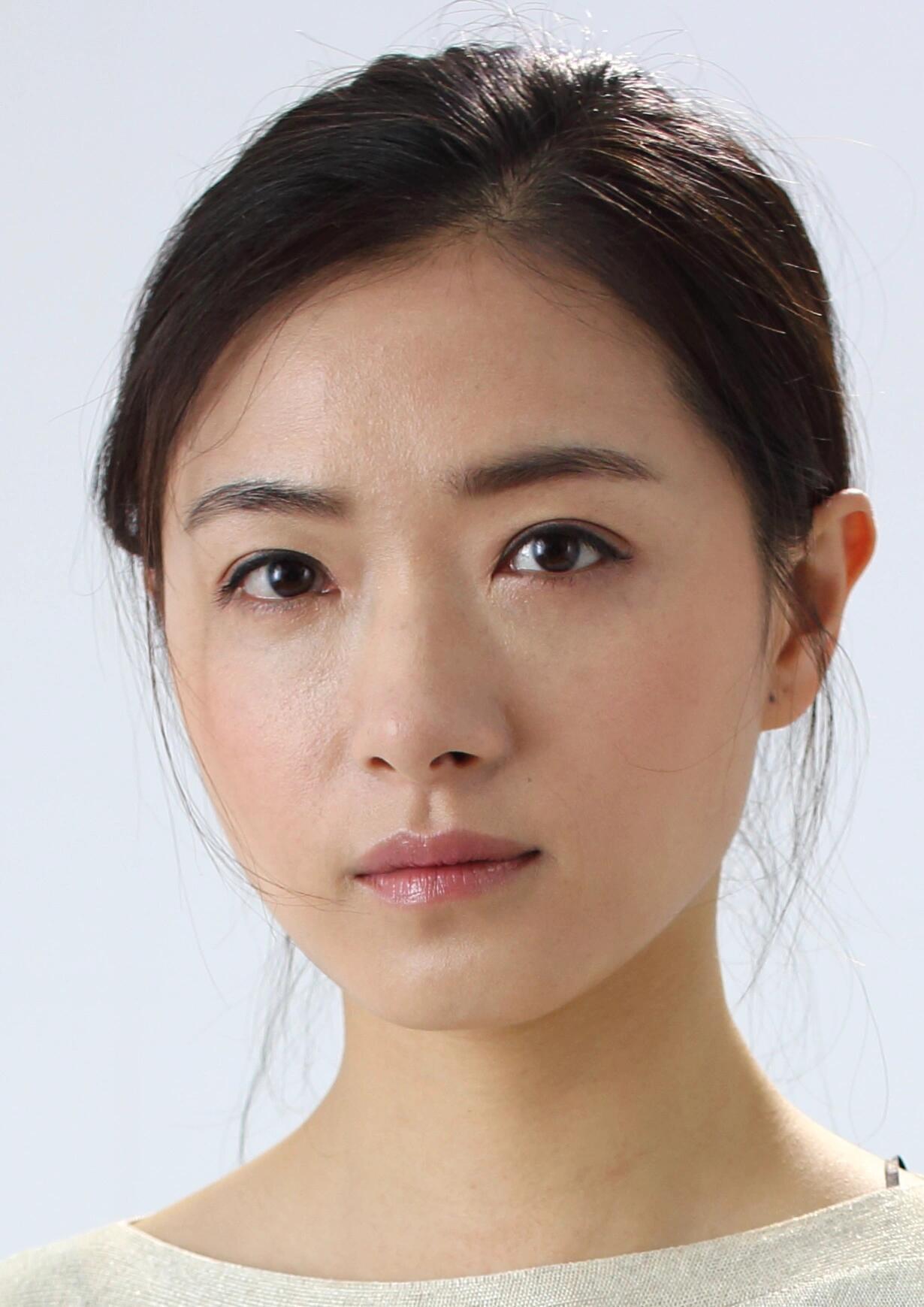 万茜真实素颜​​​