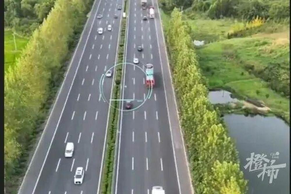 男子醉酒后爬副驾睡觉 靠“智驾”无人驾驶 法院判决