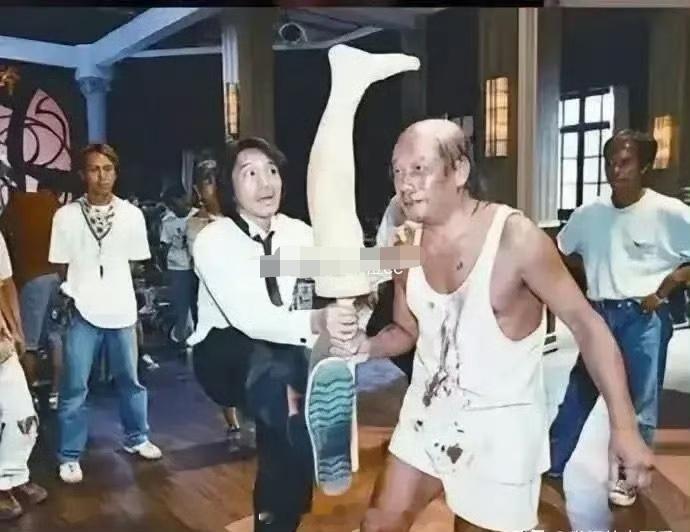 原来踢脚过头是这么拍摄的，看了十几年电视剧白瞎了，现在才知道[笑着哭]​​​