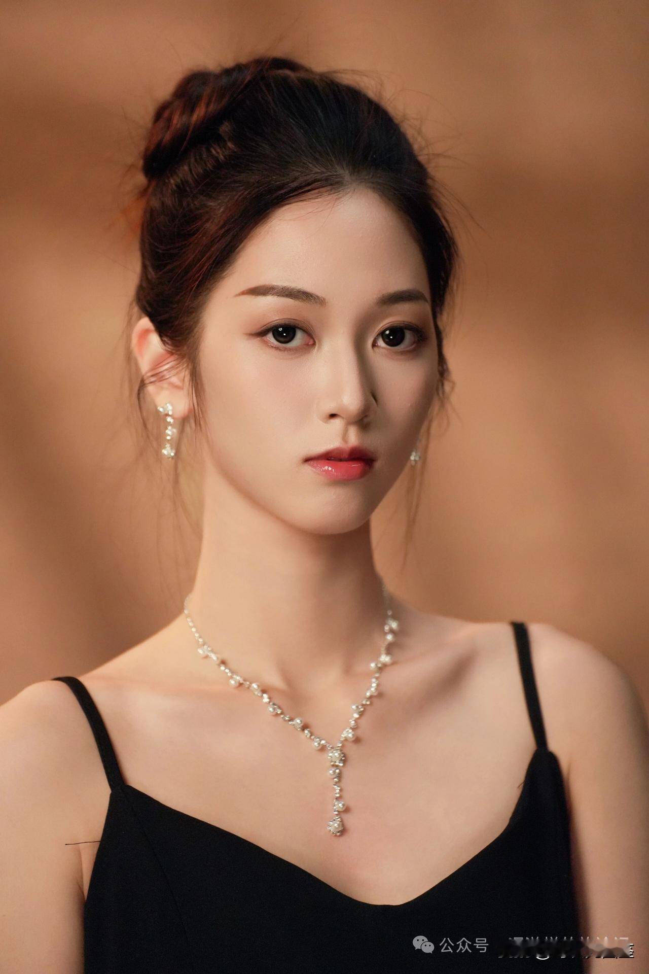 分享最美的壁纸图片你认为什么样的中年女性最有魅力