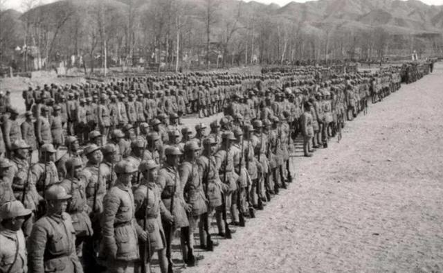 解放战争时期，四大野战军中司令员与政委搭档协作已成常态。刘邓、陈粟、林罗并肩作战